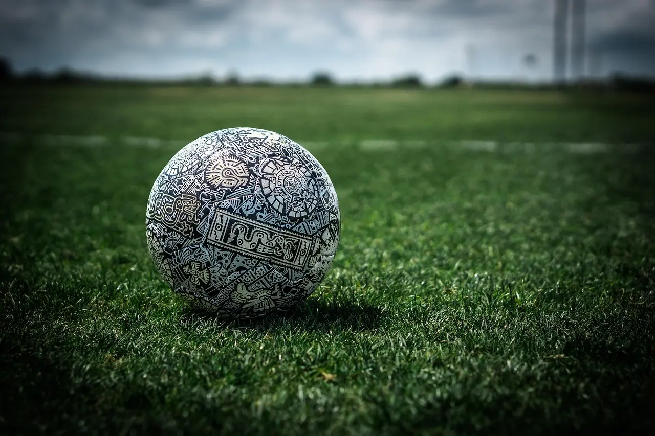 Storslåede scoringer, straffesparksdrama og sene udligninger: Rundt om Bundesliga runde 3