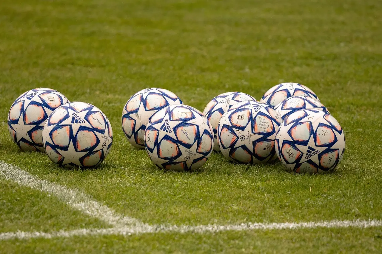 Drama, sene afgørelser og røde kort: Sådan udspillede Bundesliga-runde 14 sig