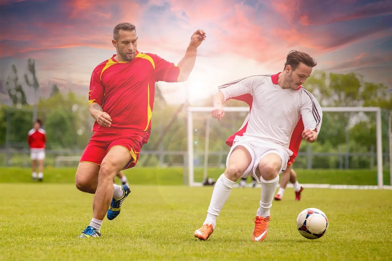 Festfyrværkeri, røde kort og sene detaljer – Regionalliga Südwest sparkede 2025/26-sæsonen i gang med drama fra første minut