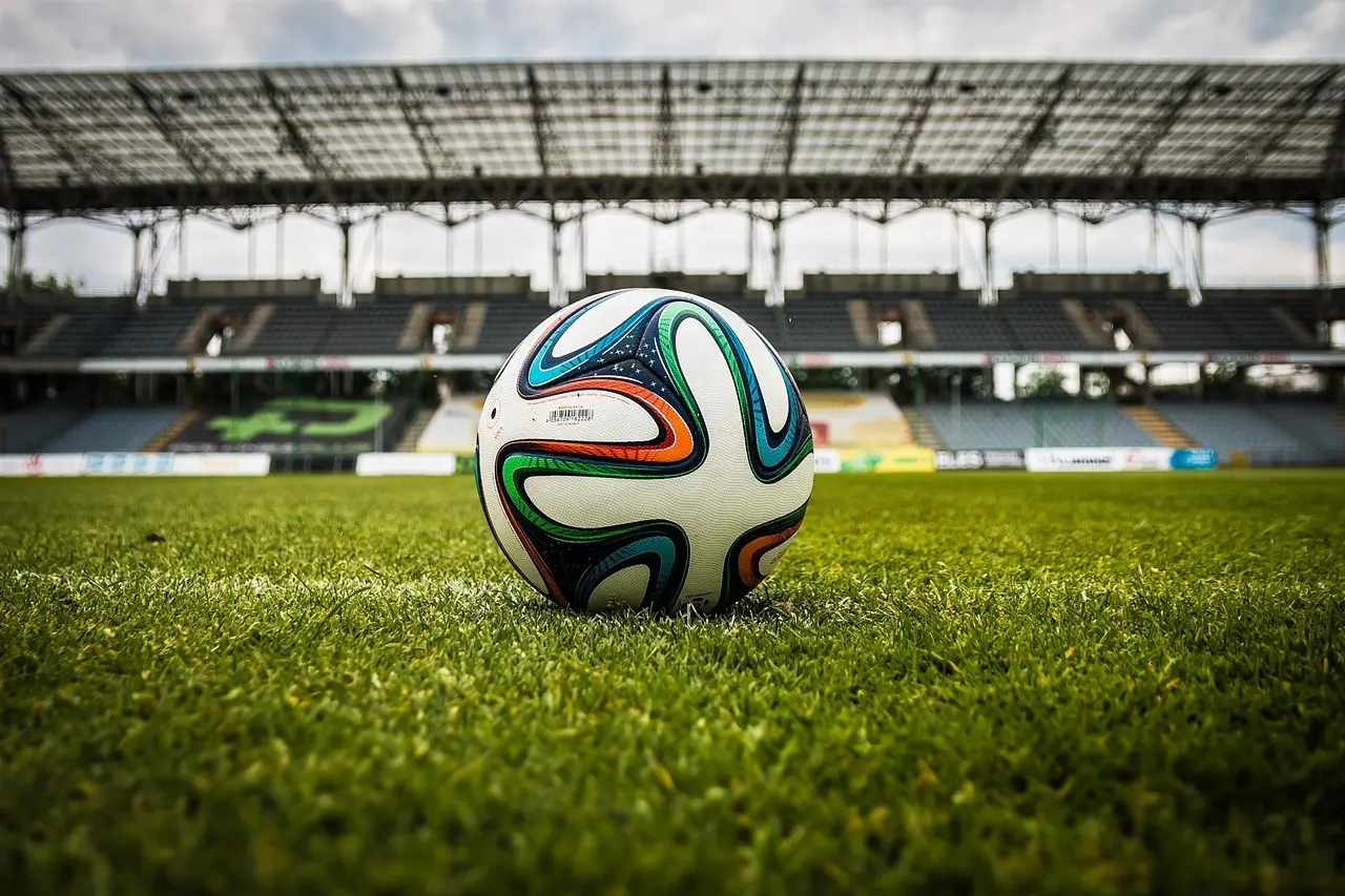 Målfest, sene afgørelser og solide hjemmesejre: Overblik over Regionalliga Bayern runde 33