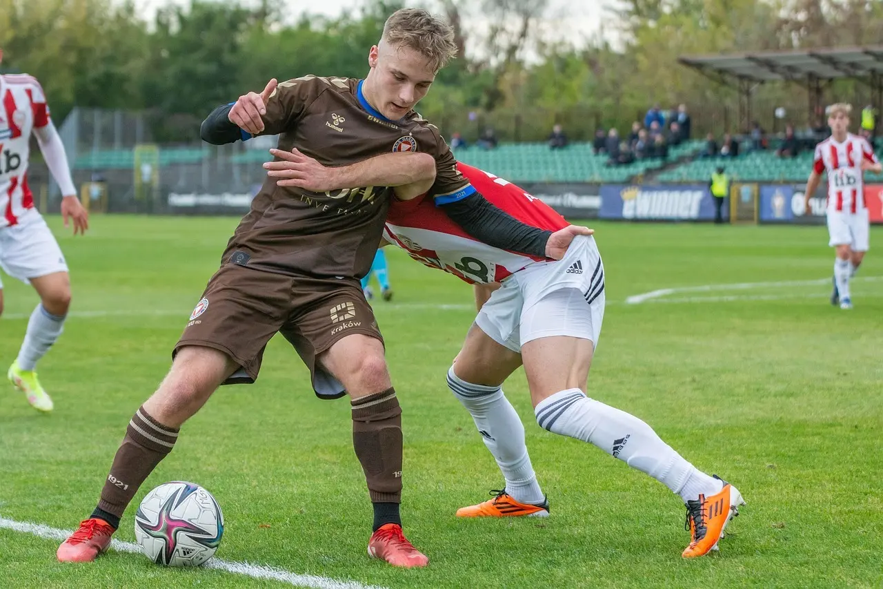 Runde 7 i Regionalliga Nordost: straffespark, sene udligninger og klare hjemmesejre