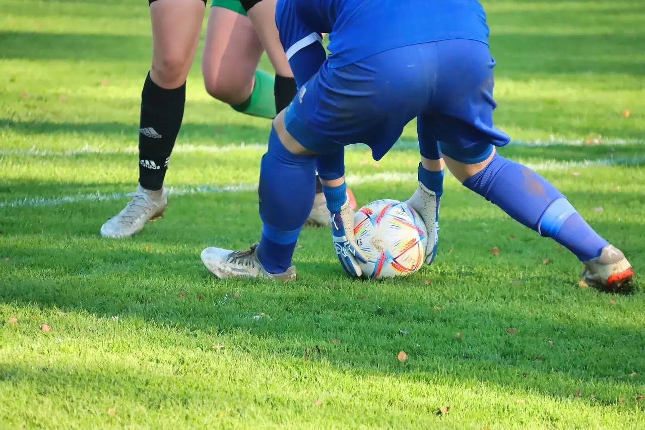 Sene afgørelser og store udsving: Regionalliga Nord runde 20 samlet på fodboldityskland.dk
