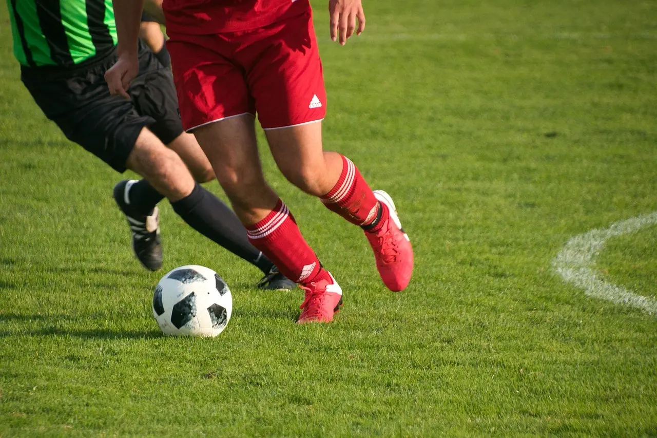 Sene udligninger, røde kort og storsejre: Hele runde 3 i Regionalliga Südwest 2025/26